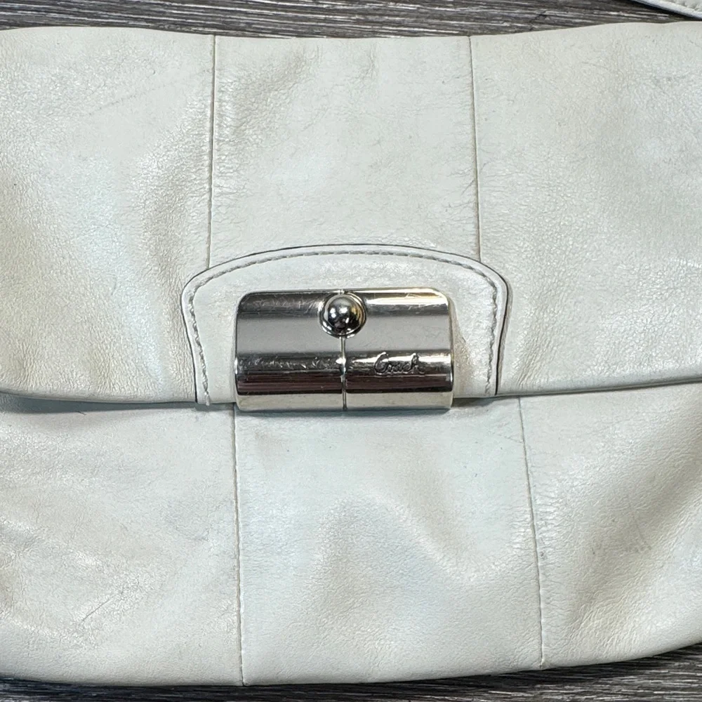 Coach cream Leather Shoulder / Crossbody Bag